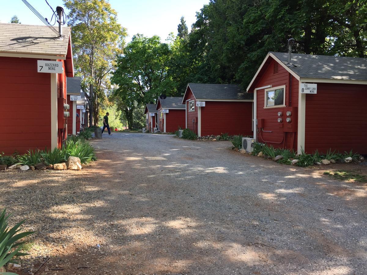 Foresthill Miner'S Camp 모텔 외부 사진