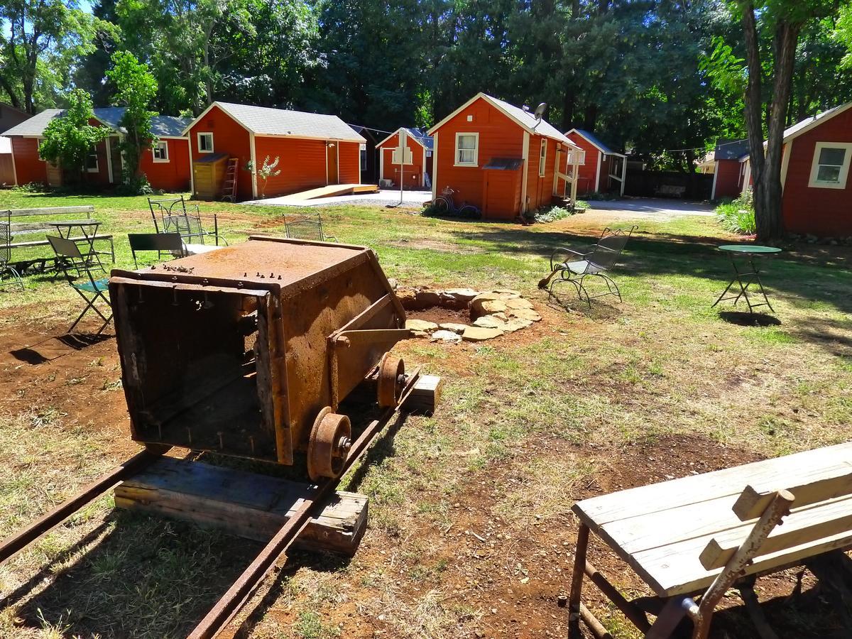 Foresthill Miner'S Camp 모텔 외부 사진